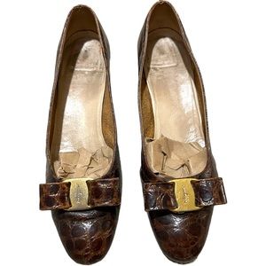 Vintage Salvatore Ferragamo Brown Leather Bow Kitten Heels, Narrow Sz 8.5